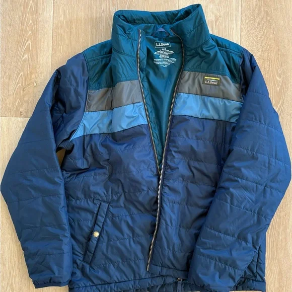 L.L. Bean Men's Mountain Classic Puffer Jacket - Picture 2 of 2